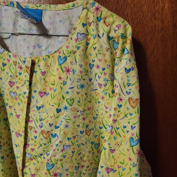 Women's Medium Scrub H.Q. Yellow Heart Print Long Sleeve Scrub Top - Picture 5 of 13